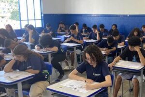 Governo de Minas aplica simulado do Enem para preparar estudantes